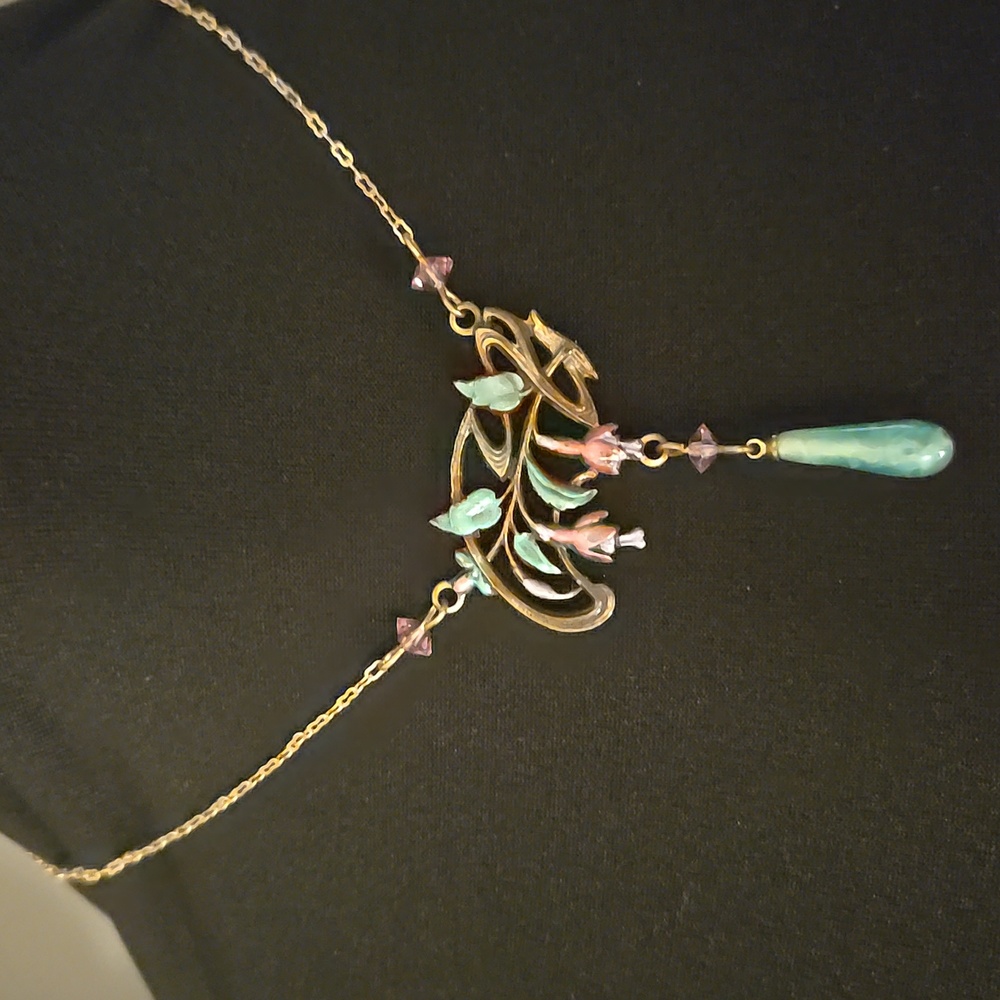Elegant Gold and Green Necklace